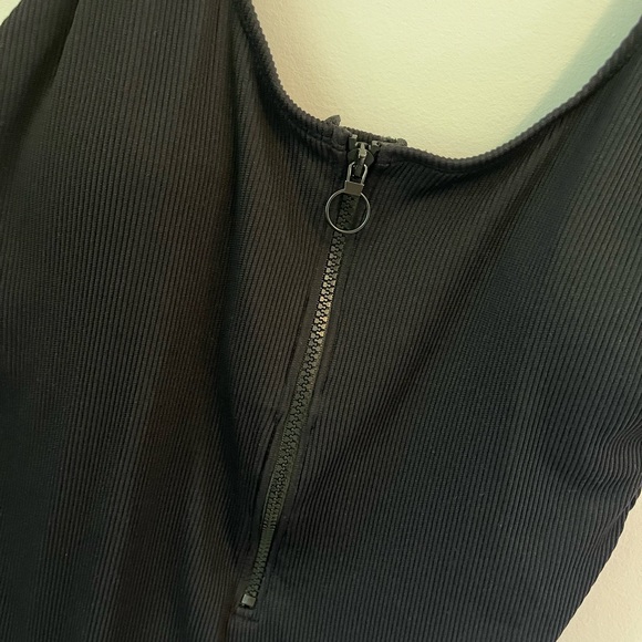 Black textured one piece swimsuit - Picture 2 of 8